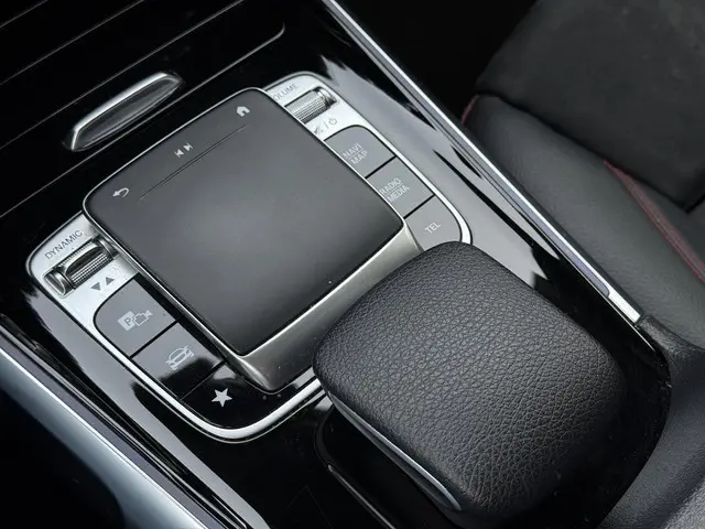 Mercedes-Benz GLB Aut. 180 Sol. AMG Edition 2021 Benzine 30