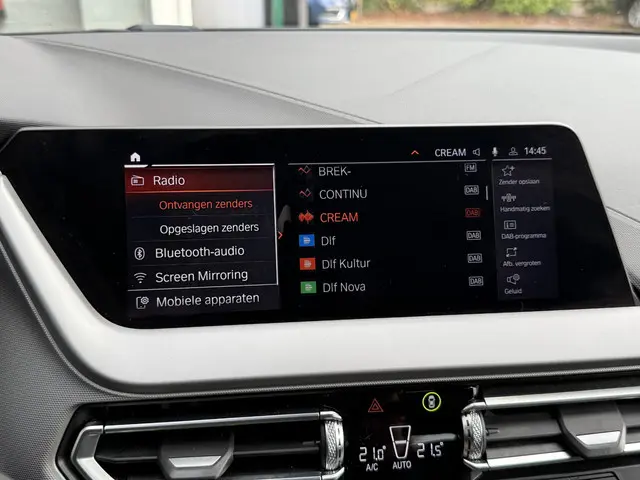 BMW 1 Serie 118i Executive Edition 2020 Benzine 24