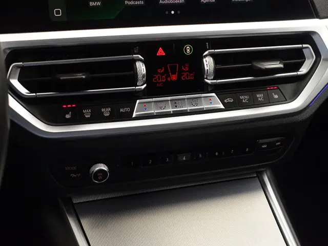 BMW 3 Serie 320i xDrive M Sport Edition- 2019 Benzine 15