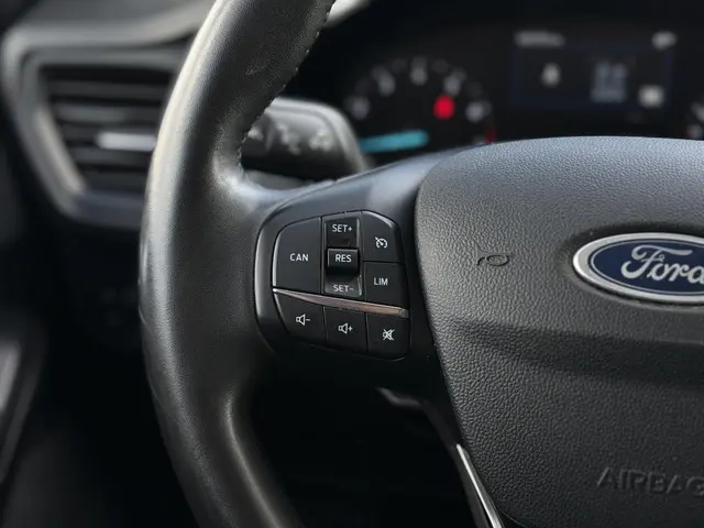 Ford Focus Wagon 1.0 EcoBoost Connected 2022 Benzine 18