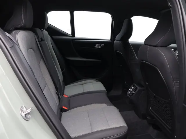 Volvo XC40 2.0 B4 Plus Dark 2024 Benzine 9