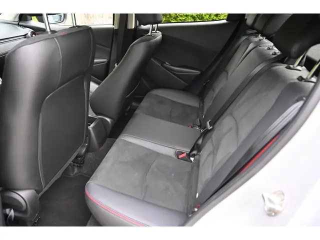 Mazda 2 SkyActiv-G 90 automaat Homura Aka 2024 Benzine 42