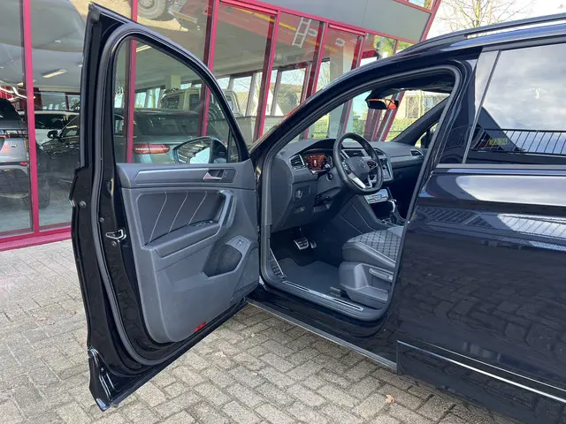 Volkswagen Tiguan 1.5 TSI R-Line Business+ 2023 Benzine 12