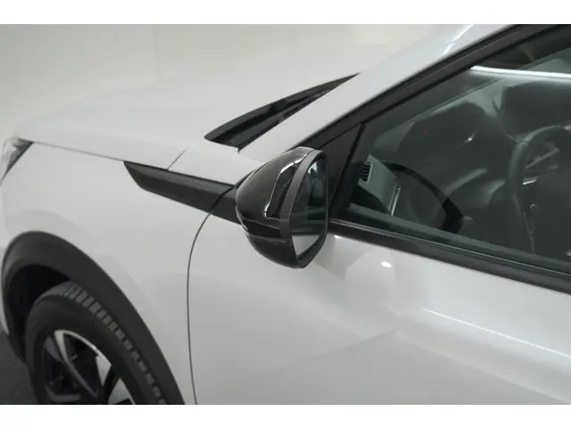 Peugeot 2008 PureTech 102 Allure Pack 2023 Benzine 19