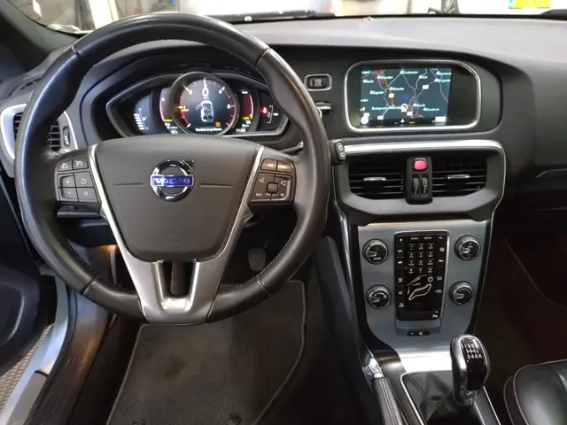 Volvo V40 2.0 D2 Ocean Race Lage km stand!! 2015 Diesel 12