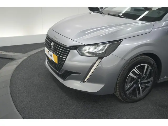 Peugeot 208 PureTech 100 Allure 2022 Benzine 17