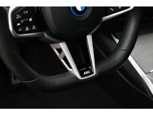 BMW 3 Serie Touring 330e M-Sport 2025 Hybride Benzine 77