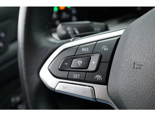 Volkswagen Golf 1.5 eTSI Style DSG 2020 Benzine 14