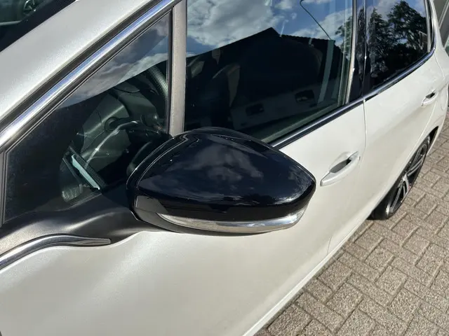 Peugeot 208 1.2 Turbo 110PK GT-line 2018 Benzine 41