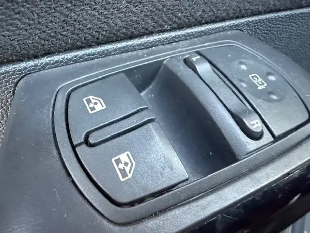 Opel Corsa 1.4-16V 2013 Benzine 23