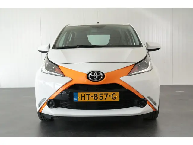 Toyota Aygo 1.0 VVT-i x-play, Camera, Airco 2016 Benzine 5