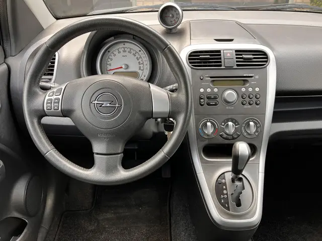 Opel Agila 1.2 Edition 2014 Benzine 17
