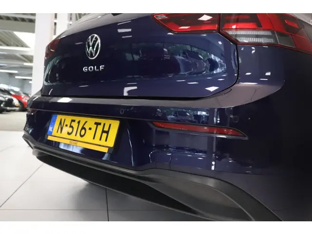 Volkswagen Golf 1.0 TSI Life 2022 Benzine 26
