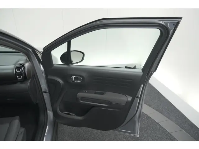 Citroën C3 Aircross PureTech 130 EAT6 Max 2024 Benzine 57