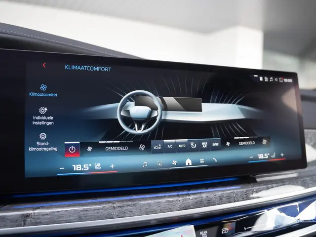 BMW 7 Serie M760e xDrive 2023 Hybride Benzine 33