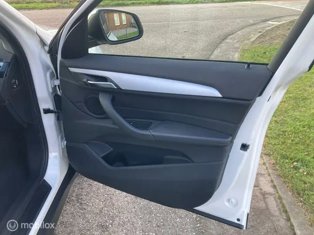 BMW X1 20i High Executive leder aut camera 2018 Benzine 23