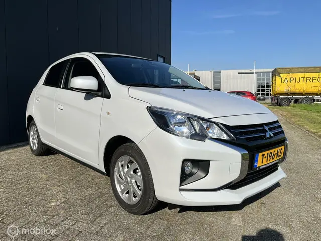 Mitsubishi Space Star 1.2 Dynamic 2023 Benzine 16