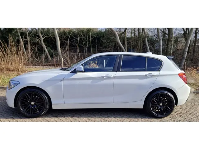 BMW 1 Serie 116i Business 191D KM Navi 2013 Benzine 2