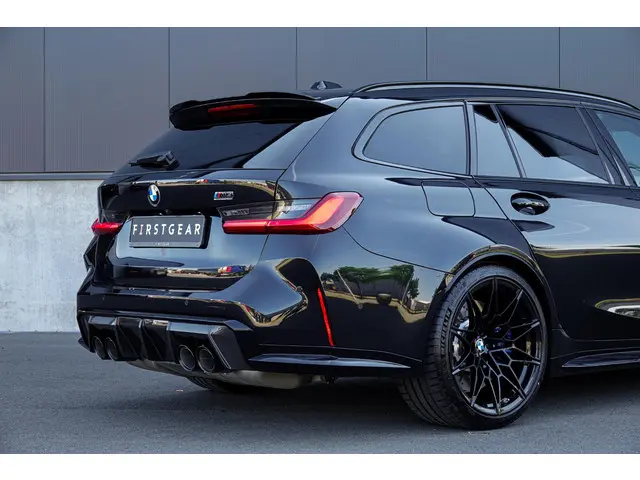 BMW M3 Touring xDrive Competition 2024 Benzine 17