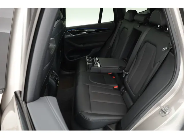 BMW iX3 M Sport 80 kWh 2022 Elektrisch 32