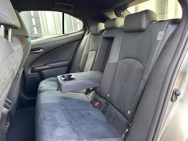 Lexus UX 300e Business 54 kWh 2020 Elektrisch 12