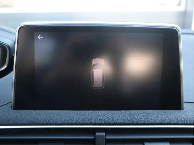 Peugeot 3008 1.2 PureTech Allure 2018 Benzine 8