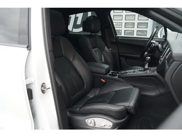 Porsche Macan 2.0 2018 Benzine 8