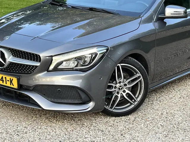 Mercedes-Benz CLA 180 AMG Line 2017 Benzine 24