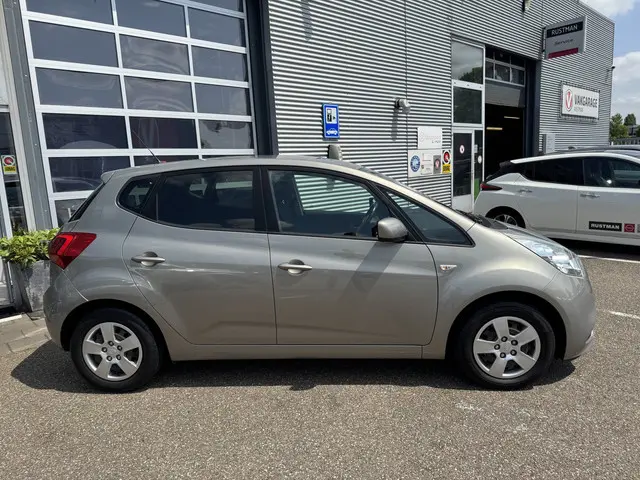 Kia Venga 1.6 CVVT DynamicLine 2015 Benzine 10