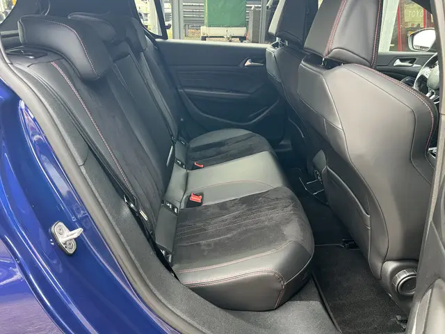 Peugeot 308 1.6 e-THP GTi 250 2016 Benzine 36