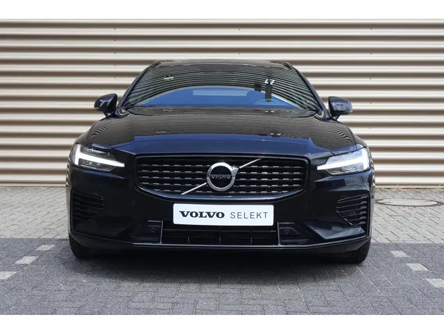 Volvo V60 T8 Recharge AWD R-Design 2022 Hybride Benzine 9