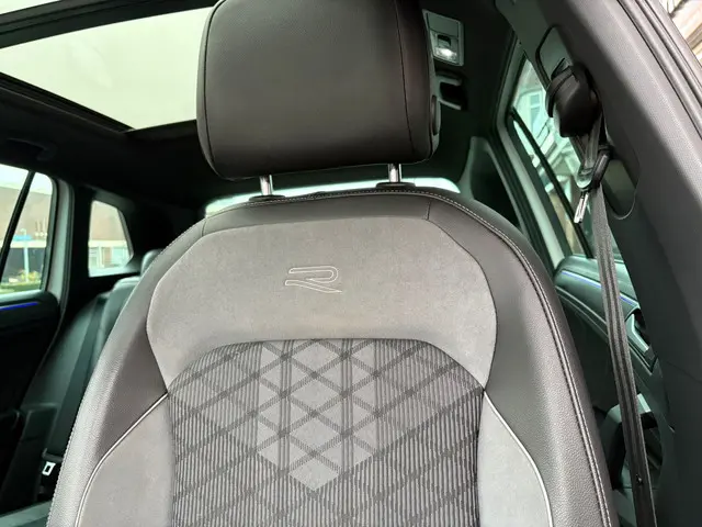 Volkswagen Tiguan 1.5 TSI R-Line Pano 2022 Benzine 40