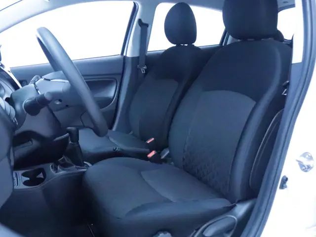 Mitsubishi Space Star 1.2 Connect+ 2024 Benzine 5