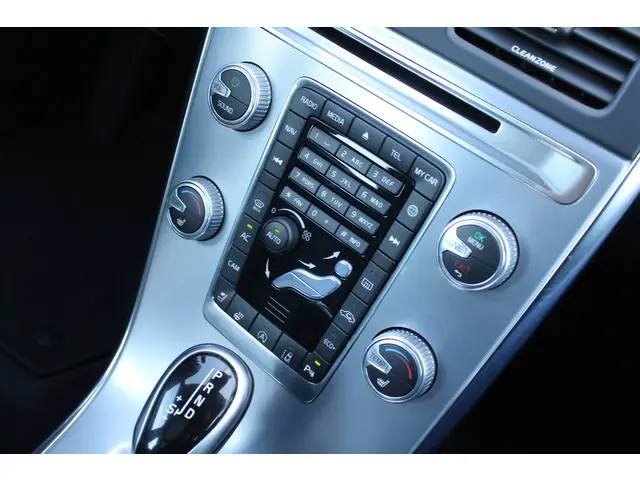 Volvo XC60 T5 Automaat Polar+ 2018 Benzine 55