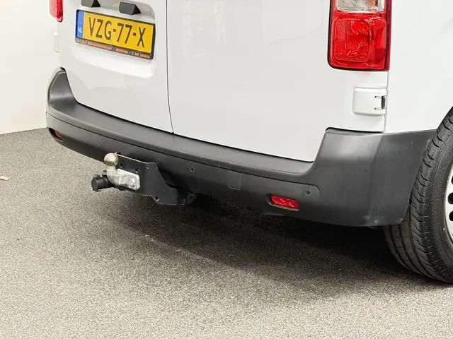 Peugeot Expert 1.5 BlueHDI 120PK L2 2023 Diesel 18