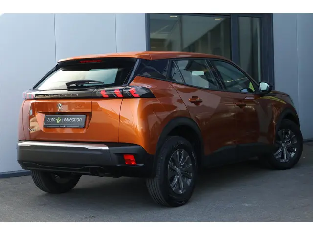 Peugeot 2008 1.2 PureTech Active Pack 2023 Benzine 7