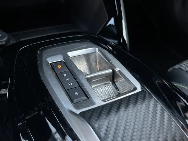 Peugeot e-2008 EV GT 54 kWh 2024 Elektrisch 18