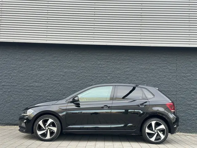 Volkswagen Polo 2