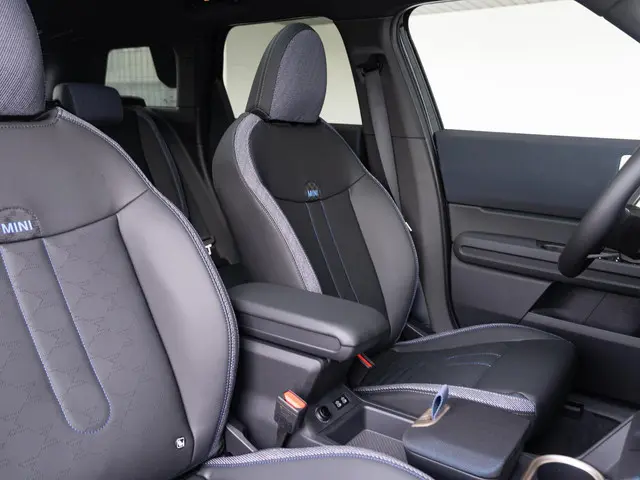 MINI Countryman C 2025 Benzine 10