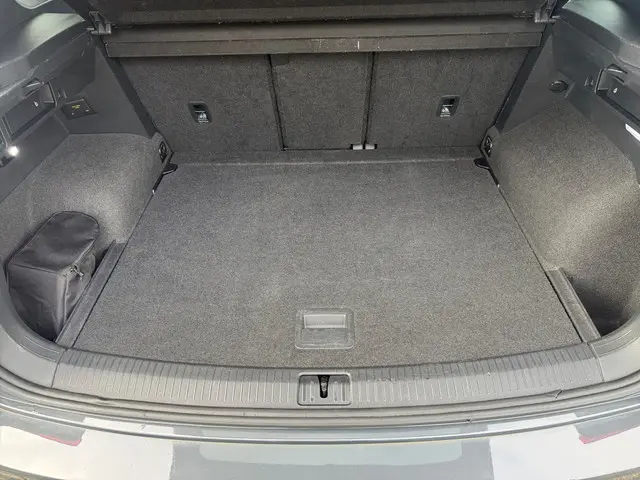 Volkswagen Tiguan 1.5 TSI R-Line Business+ 2022 Benzine 26