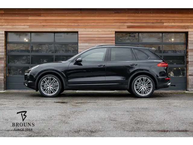 Porsche Cayenne S 2016 Benzine 2