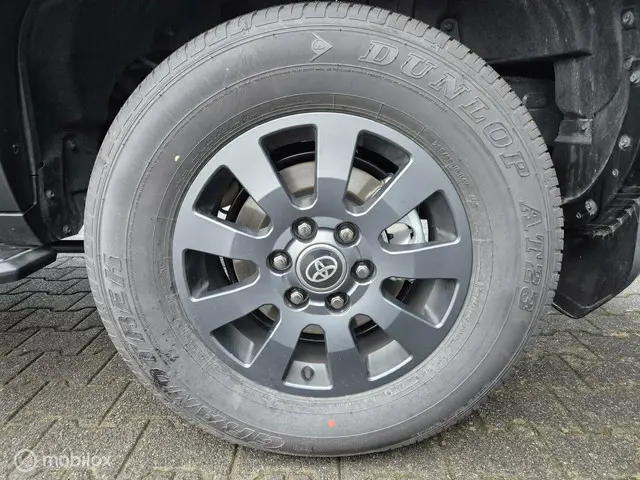 Toyota Land Cruiser 250 2.8 D-4D Executive 2024 Diesel 18