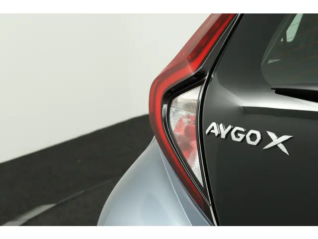 Toyota Aygo X 1.0 VVT-i MT Play 2024 Benzine 34