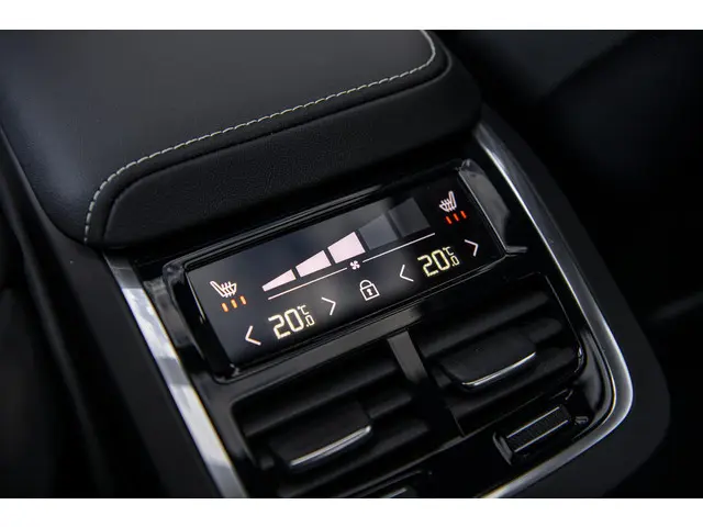 Volvo S60 2.0 B4 Ultimate Dark 2023 Benzine 42