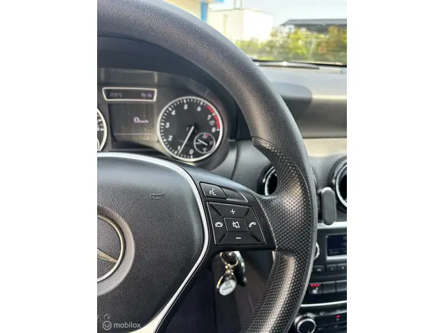 Mercedes-Benz A-Klasse 180 Ambition 2014 Benzine 17