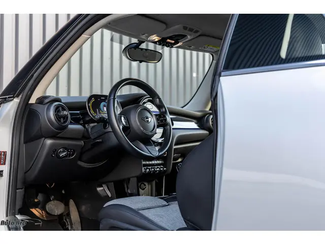 MINI Electric Mini MINI Electric 33 kWh 2022 Elektrisch 21
