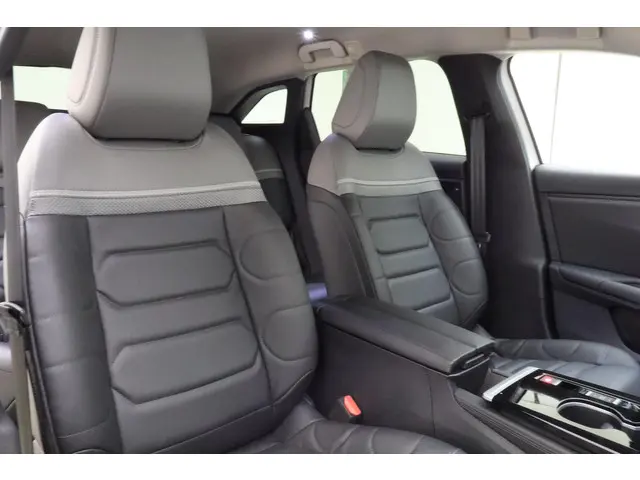 Citroën C5 X C5X 1.2 PureTech Plus 2025 Benzine 7