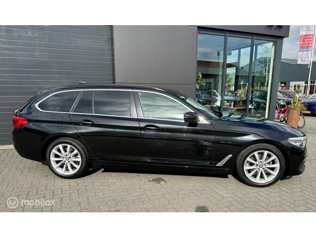 BMW 5 Serie Touring 520i High Executive 2018 Benzine 10