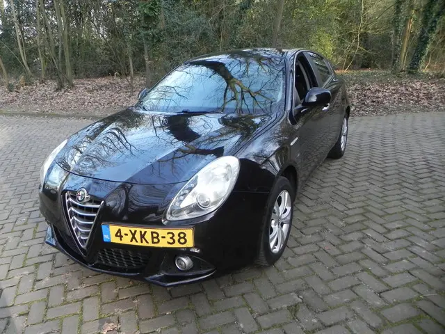 Alfa Romeo Giulietta 1.4 T Distinctive Lusso 2014 Benzine 2