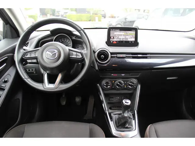 Mazda 2 1.5 Skyact-G Style Selected 2020 Benzine 15